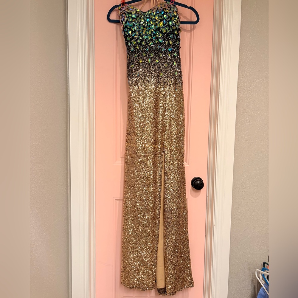La Femme Gold Sequin Prom Dress – Floor Length – Retail $400+